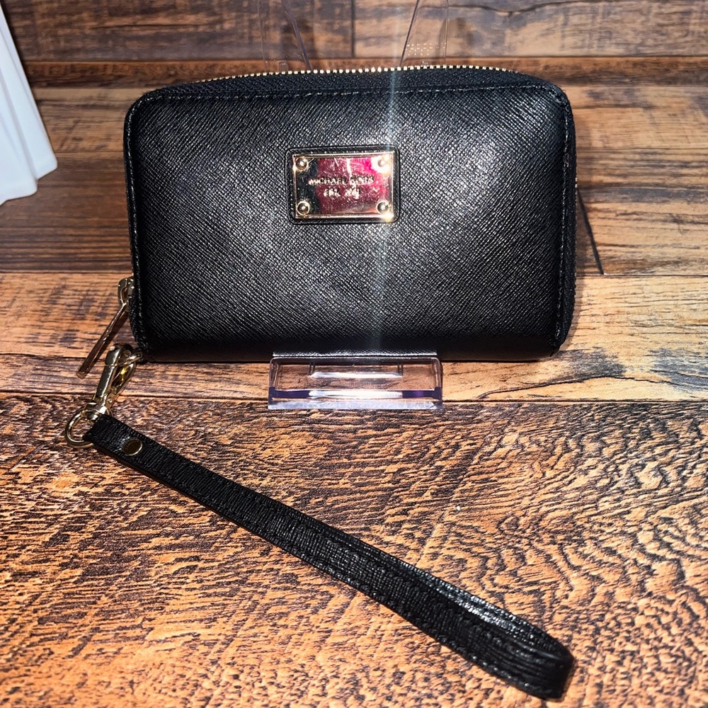 Michael Kors Black Textured Wristlet GUC